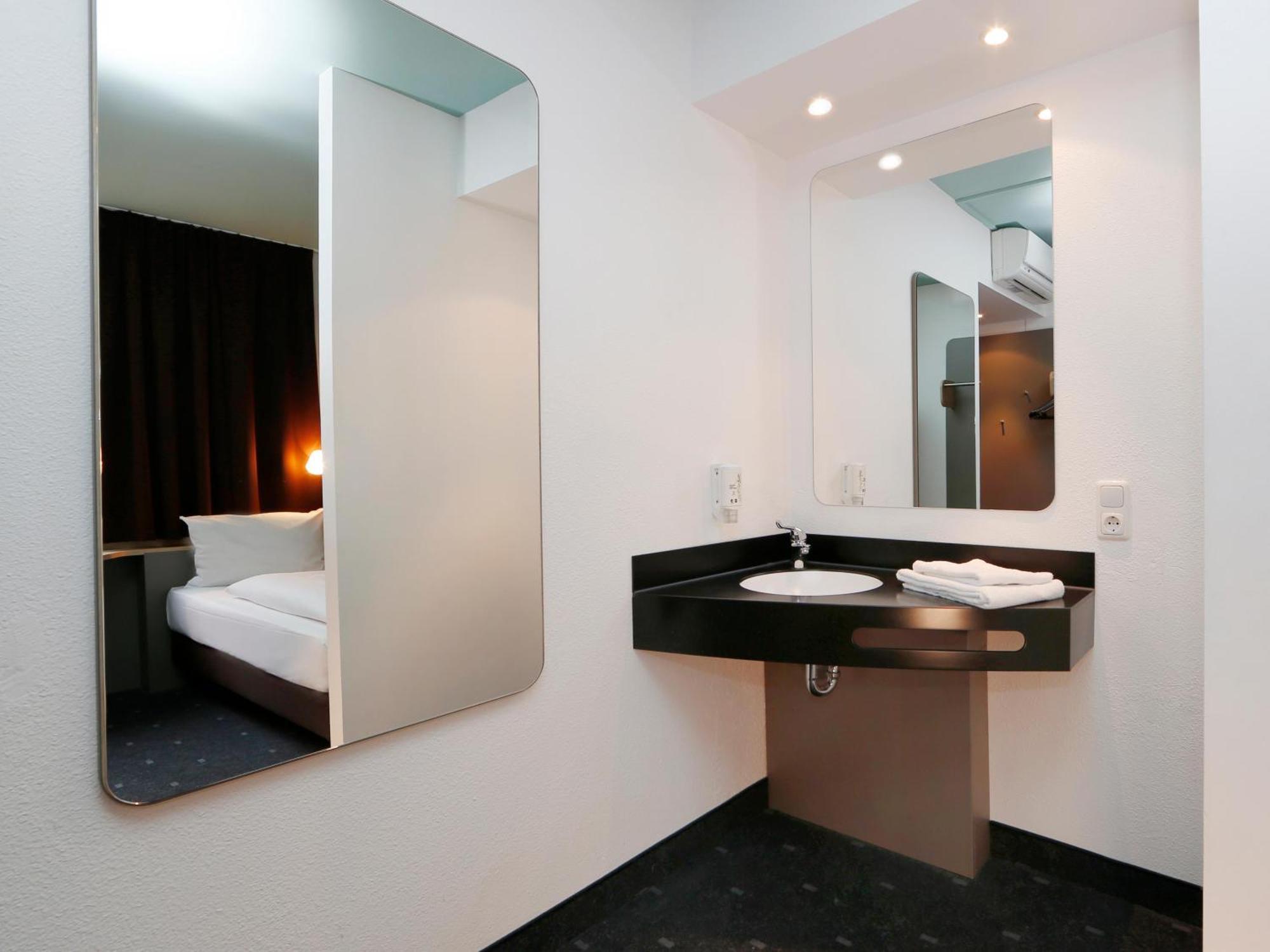 บีแอนด์บี โฮเทล เบอร์ลิน-ไดรลินเดิน Hotel ไคลน์มัคโนว ภายนอก รูปภาพ